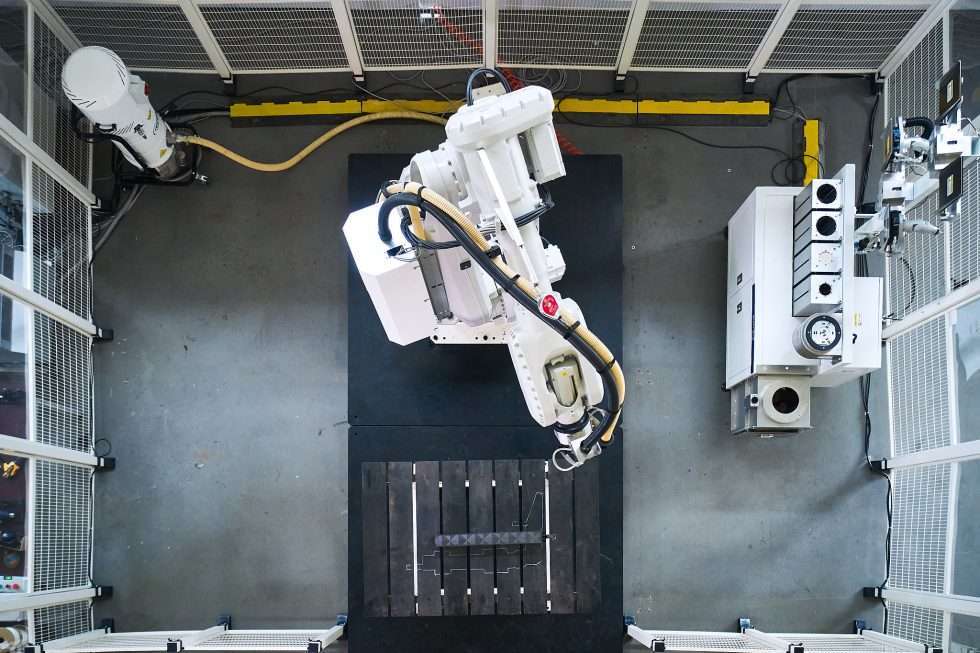 Surface robot usine industrie technologie 001