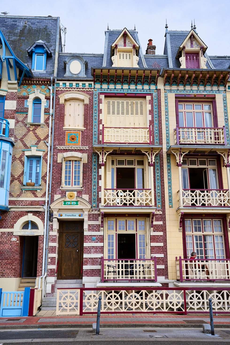 Mers les bains villa couleur 220